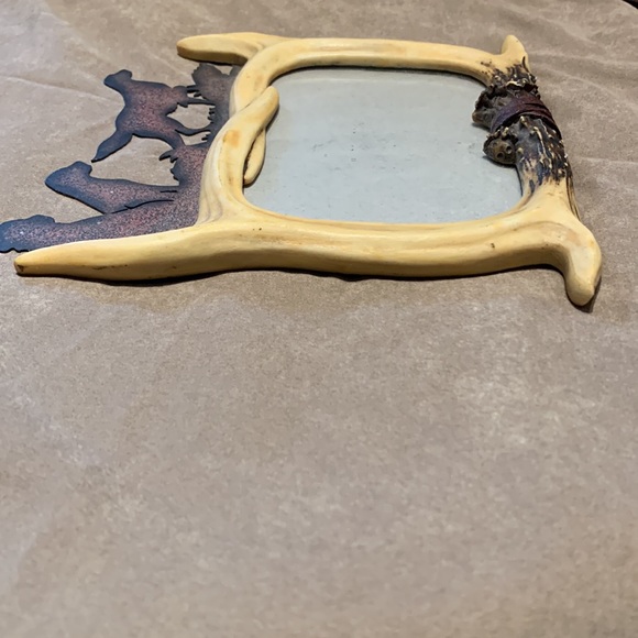RUSTIC ANTLER HUNTING DOG PICTURE FRAME - Picture 10 of 15